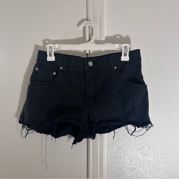 Levi’s Black Cut-Off Jean Shorts Non-Stretch Size 6 Relaxed Fit - Picture 2 of 8